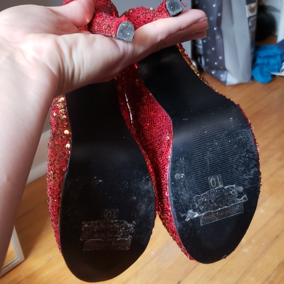 Bordello 🕺 red/gold sequined pumps - Picture 3 of 3